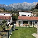Frente A Picos De Europa Apartment *