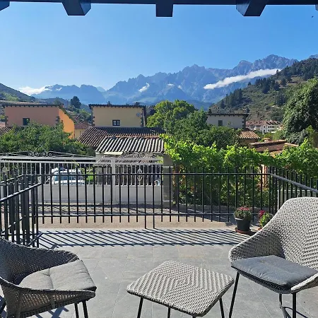 Frente A Picos De Europa