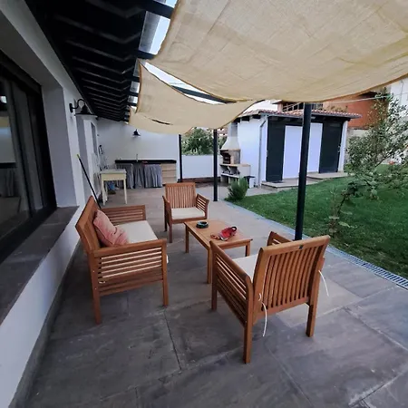 Frente A Picos De Europa