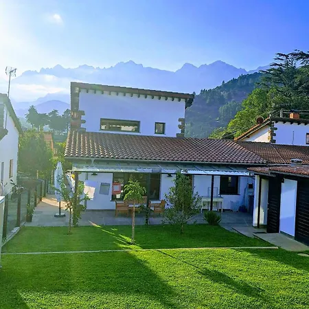 Frente A Picos De Europa