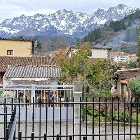 Frente A Picos De Europa Apartman Potes