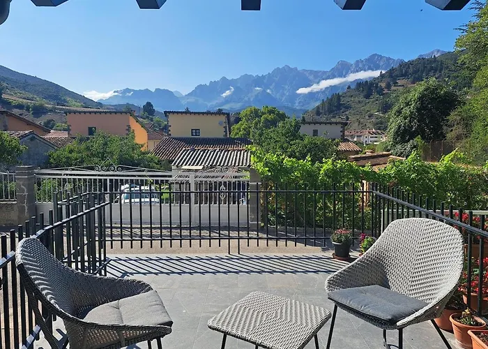 Frente A Picos De Europa