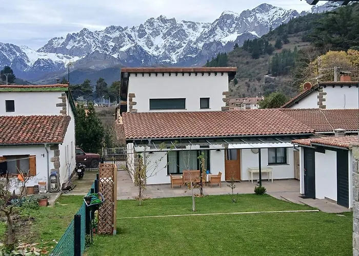 Frente A Picos De Europa Potes