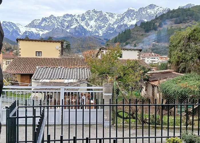 Frente A Picos De Europa Apartament Potes